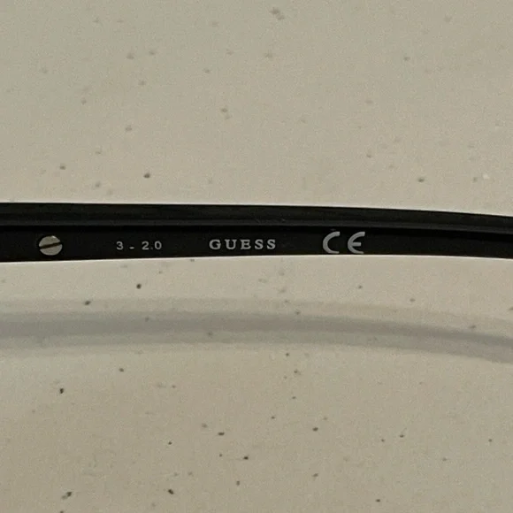 Guess GF5071 01B Shiny Black/Gradient Smoke Square Sunglasses. EUC - Picture 7 of 7